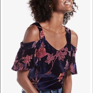 PERFECT HOLIDAY TOP NWOT cold shoulder velvet top